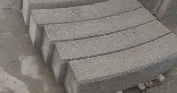 齐齐哈尔芝麻白弧形路牙石