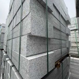 齐齐哈尔芝麻白路牙石 马路牙子
