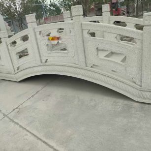 齐齐哈尔芝麻白拱桥，石桥