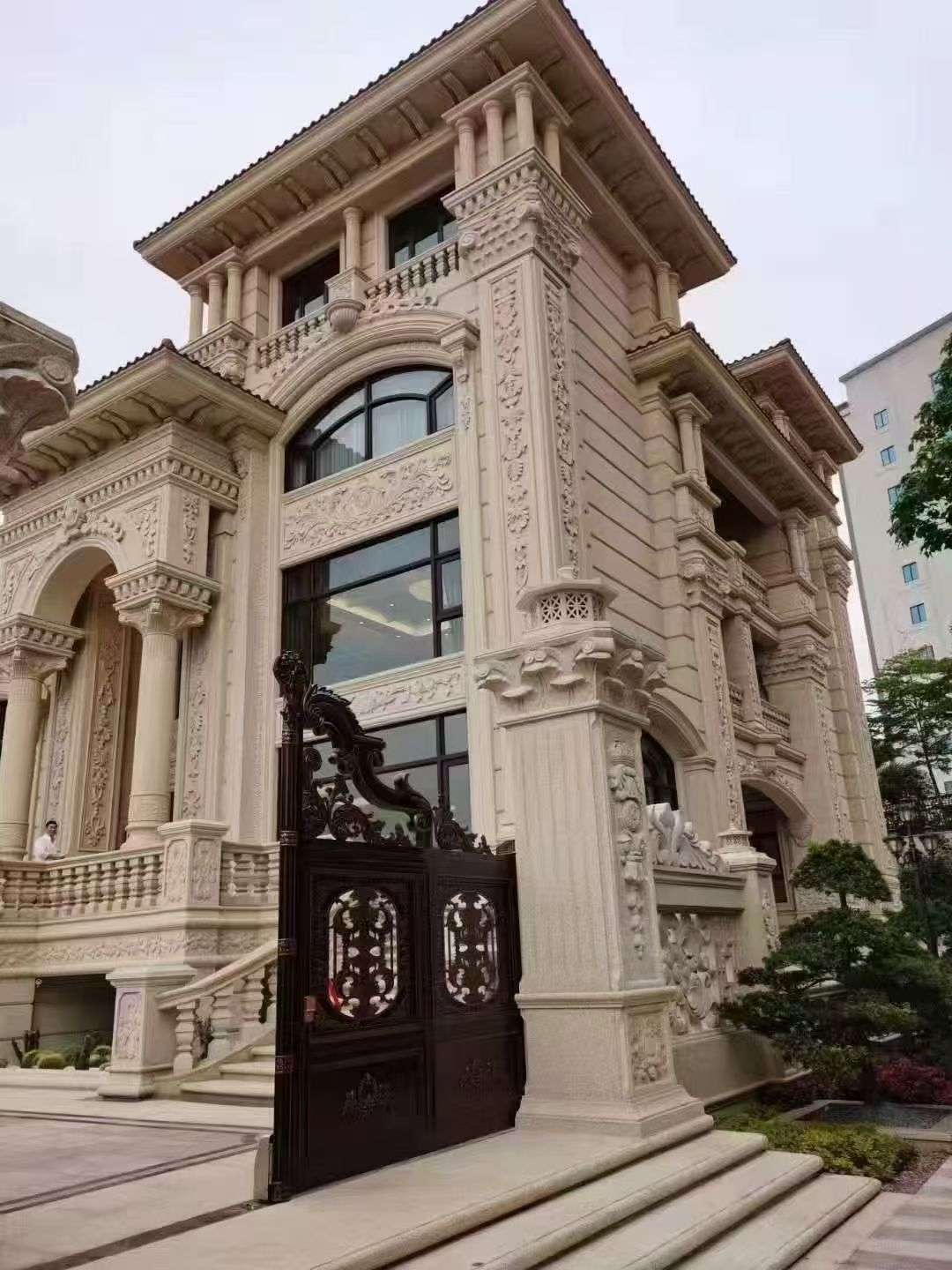 齐齐哈尔黄金麻别墅外墙异形定制